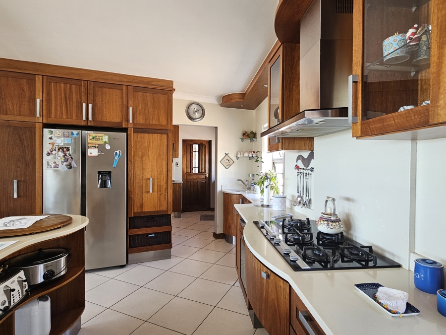 4 Bedroom Property for Sale in C Place Eastern Cape